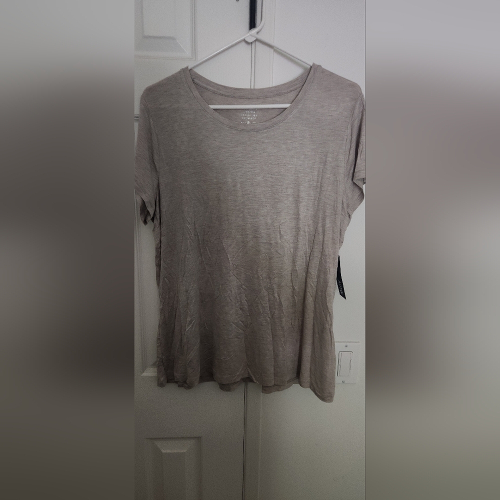 NWT Apt. 9 Modern Essentials XL crewneck tee belongs in your essentials wardrobe